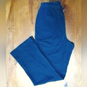 NWOT D&Co Straight Leg Pull On Pants